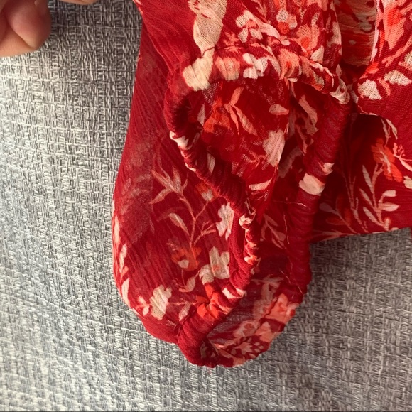 Women’s Chiffon Top - Picture 5 of 8